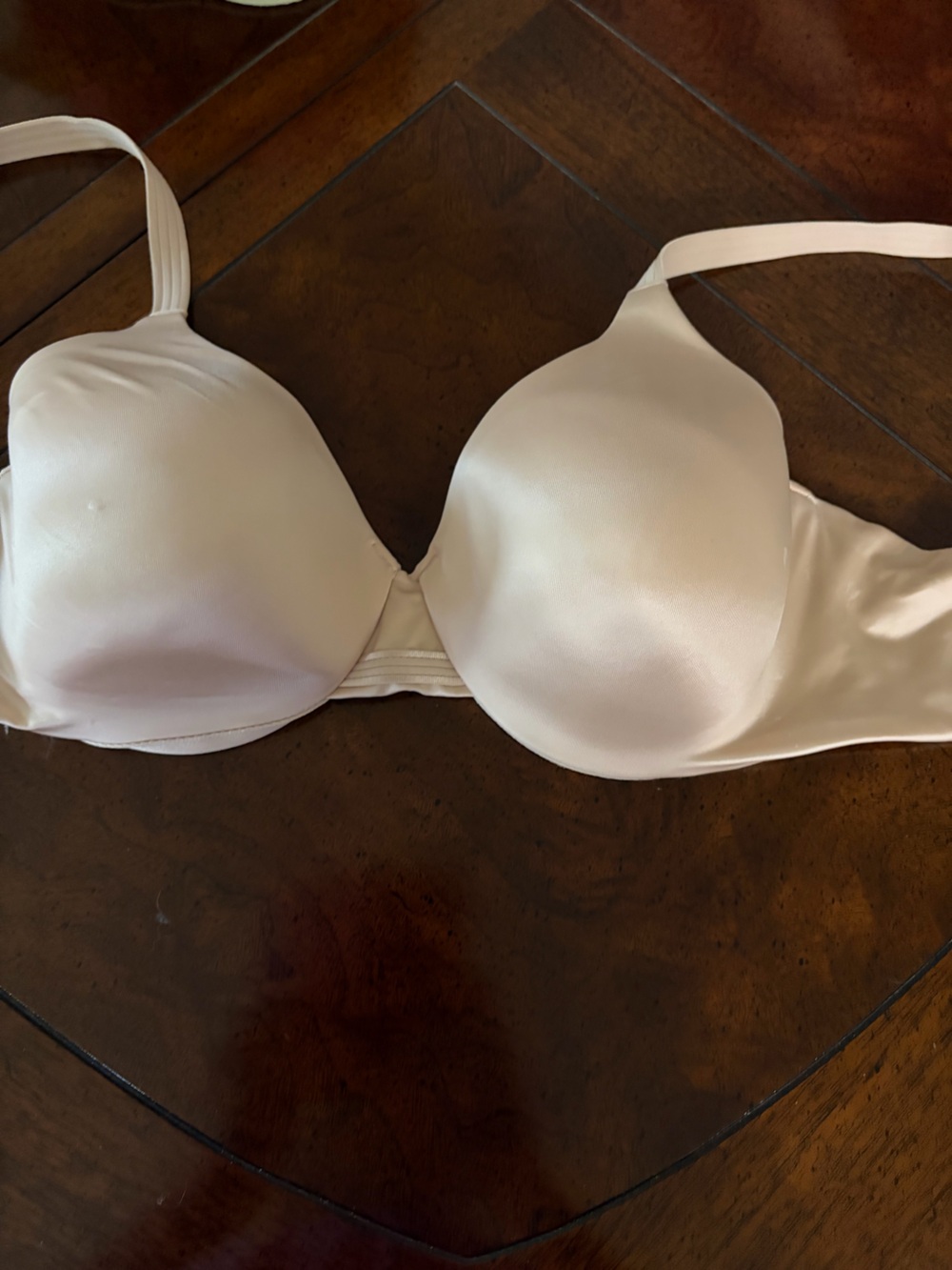 New Bali Smooth T-Shirt Bra — Light Cream 40B!!